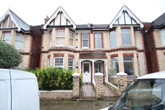 2 bedroom Ground Fla...